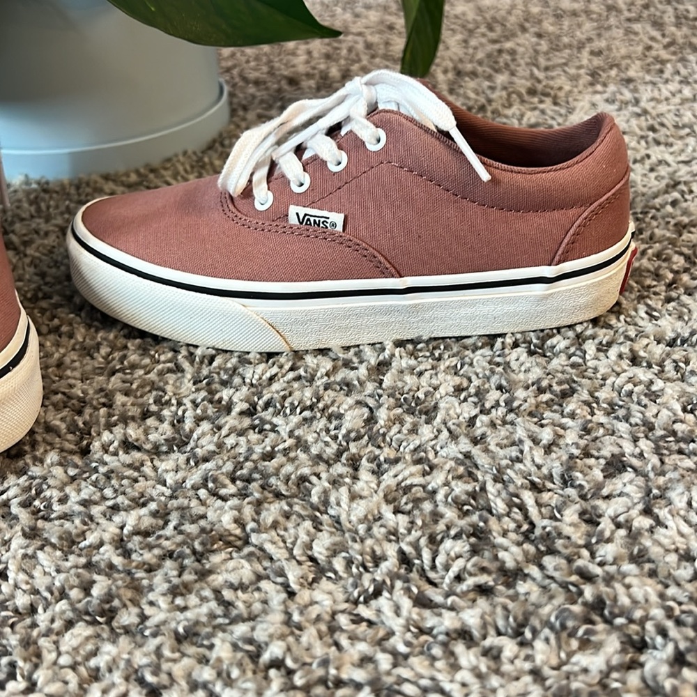 Vans - Picture 6 of 9